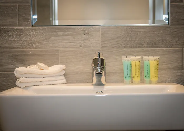 Tatler Jack Bed & Breakfast 3*